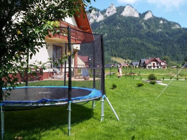 Pokoje Z Aneksami Kuchennymi U Wiktorii Sromowce Niżne エクステリア 写真